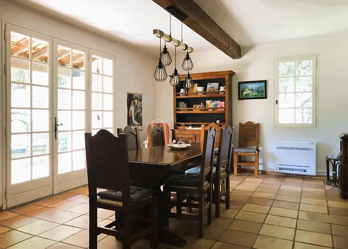Villa Provencale Au Calme Entouree De Verdure, Animaux De Compagnie Acceptes !